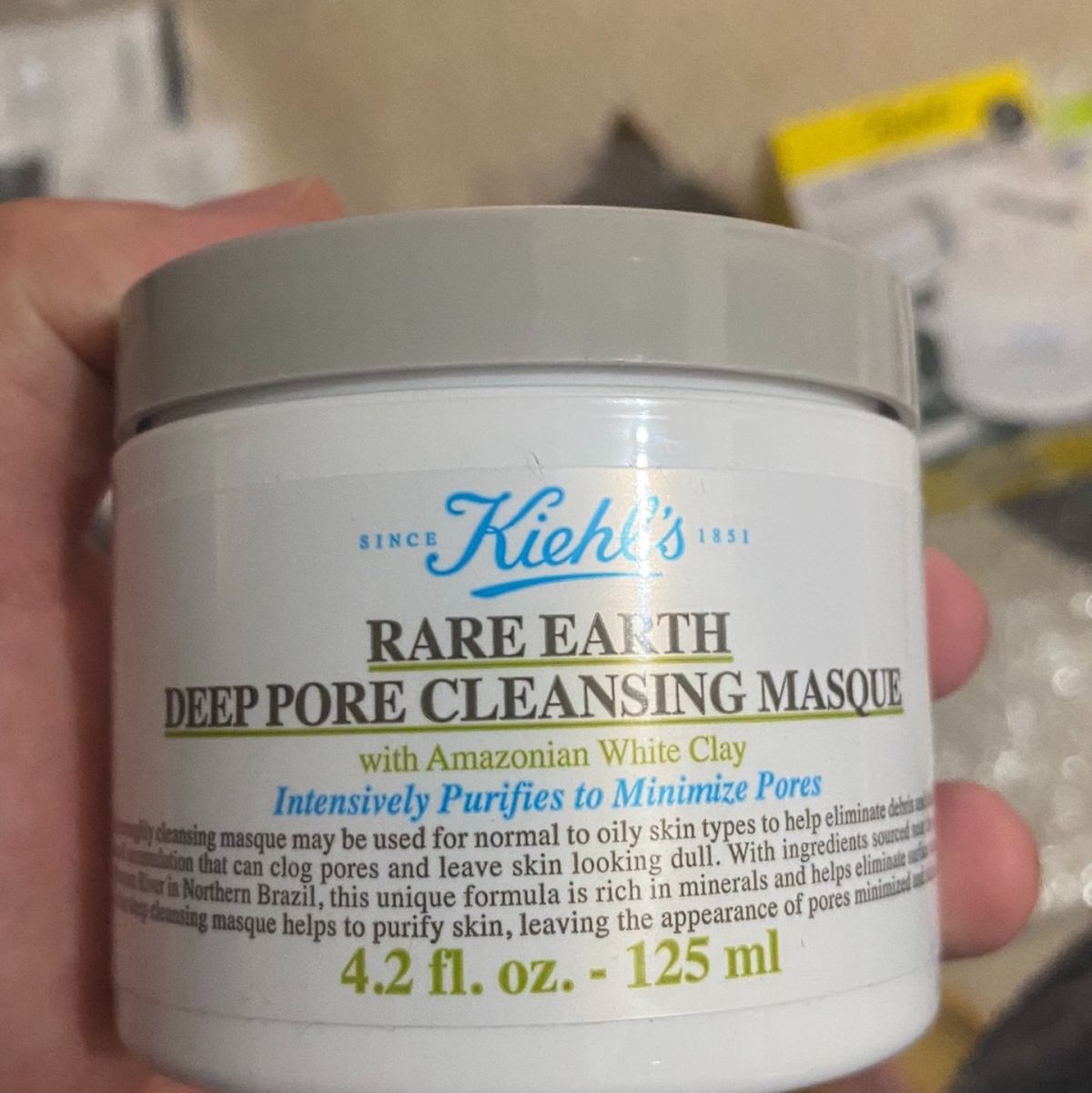 这个白泥面膜是老网红了吧，应该没有人不认识吧，我大概高中的时