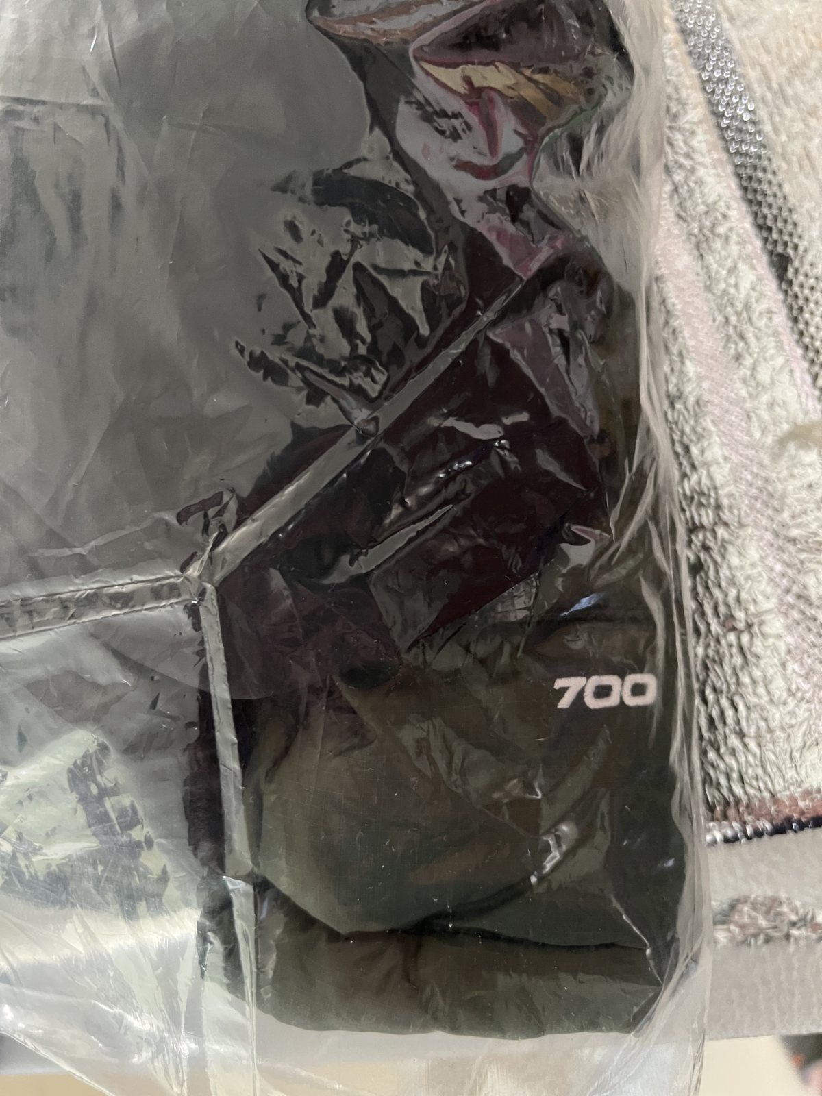 这次买了反季的北面THE NORTH FACE 1996 V