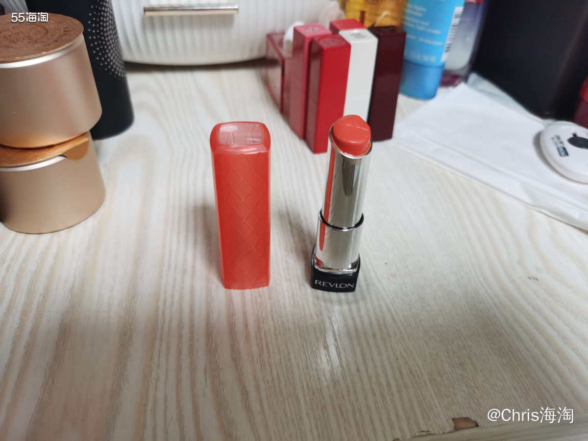 露华浓这个牌子算是时代的眼泪了吧，学生时期很喜欢他们家的口红
