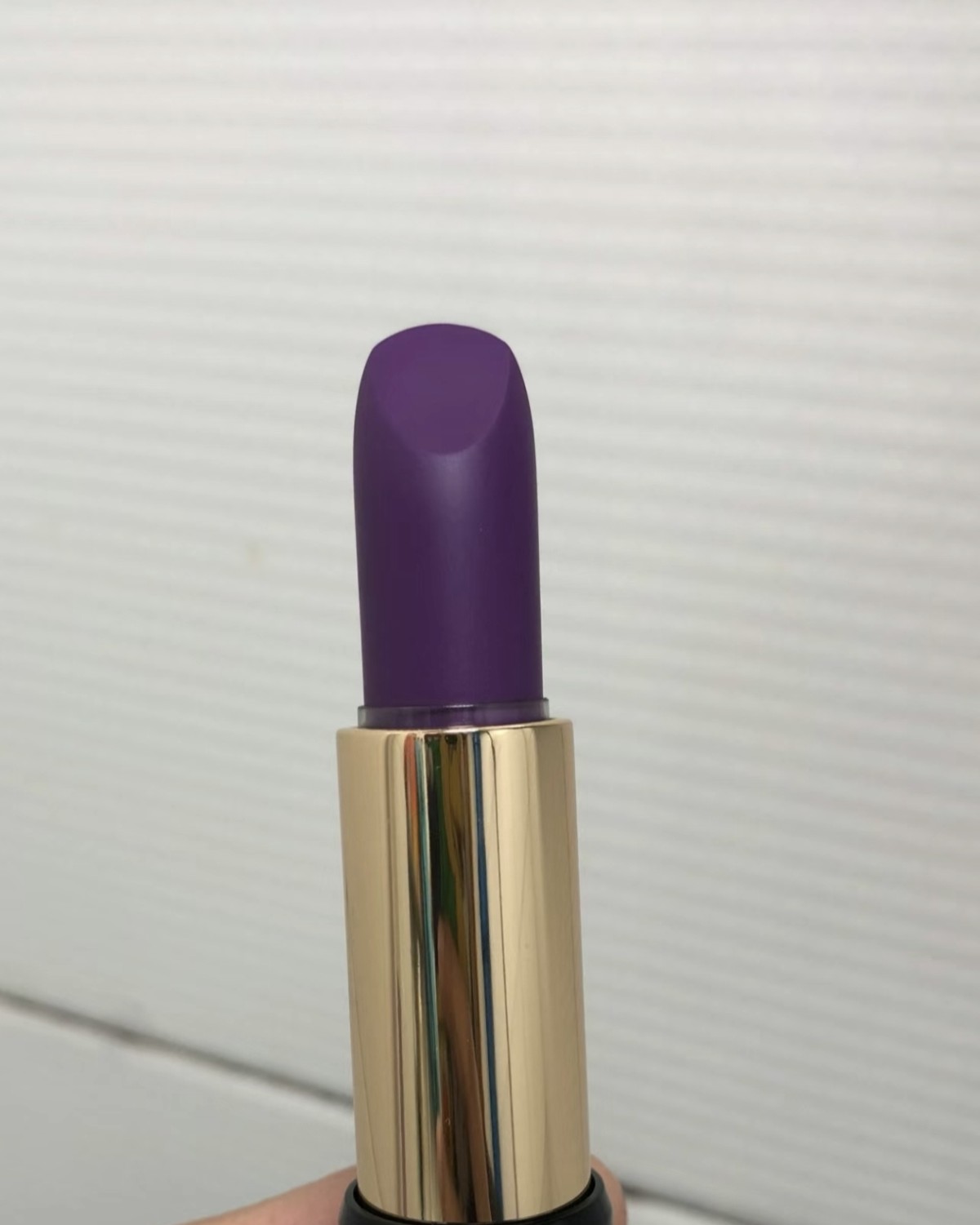 作为一个兰蔻口红的忠实粉丝！也是在不得不吐槽下兰蔻对于口红色