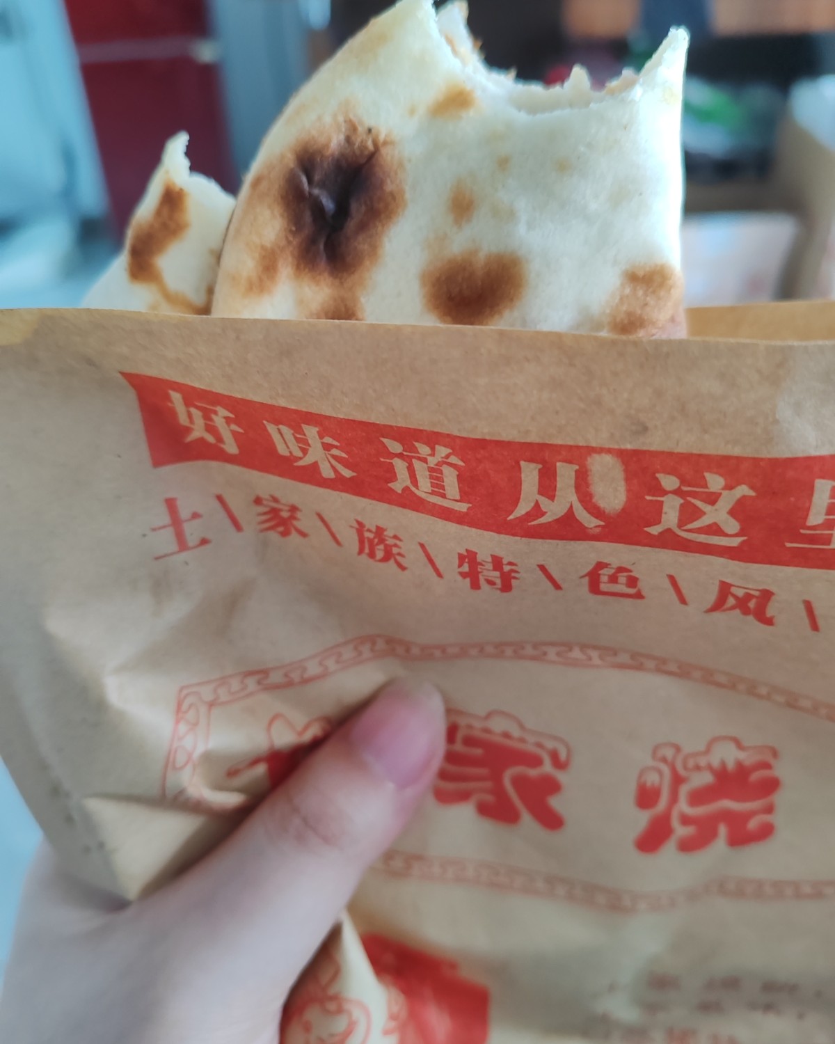 一大清早还在美梦中却被沫沫叫起来给她洗鼻子，困的不行的我，还