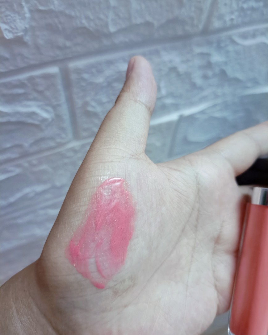 现在hourglass和ysl固体唇蜜挺火的，但是殊不知很早