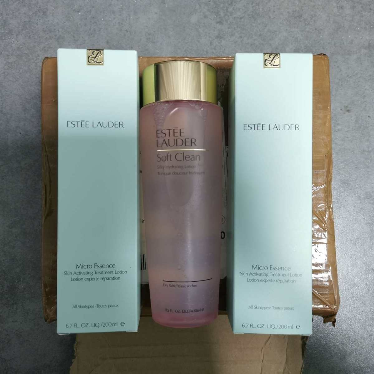 这一箱运费贵死，三大瓶水，还有两个是玻璃瓶的原生液！每次运2