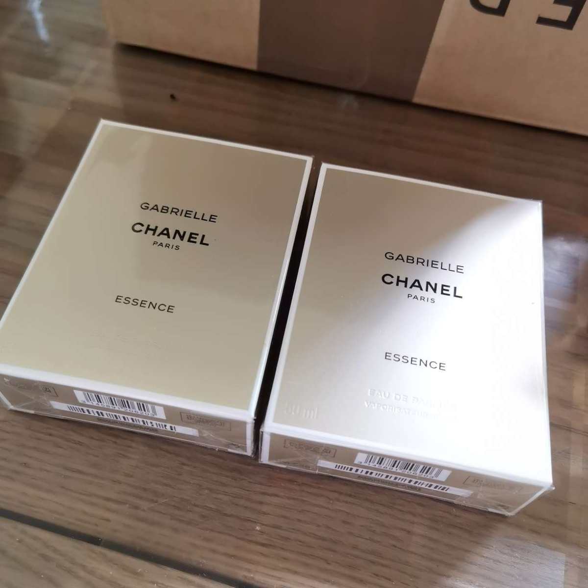 最近到的基本都是香奈儿香水哈~这箱东西也不多.. 丝芙兰8折