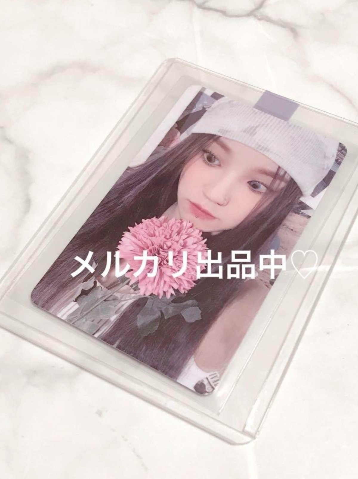 好喜欢雨琦的新专辑造型 唇珠异瞳鲨疯了！！ 每张小卡都看不够