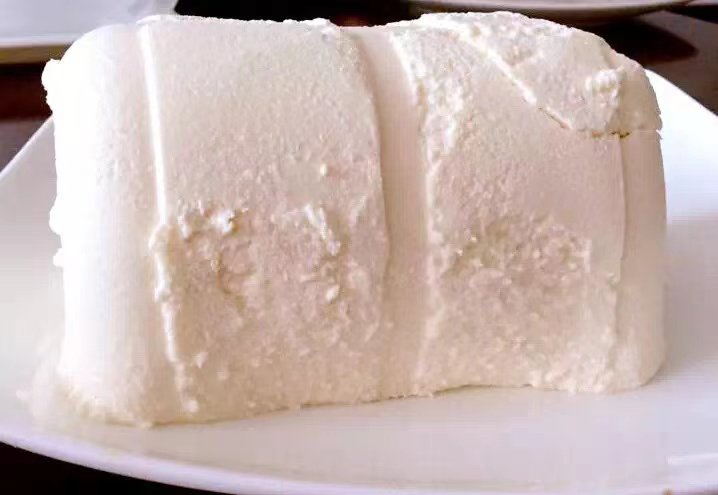 以前给孩子做奶酪包都是买kiri奶酪，最近突发奇想，自制奶酪