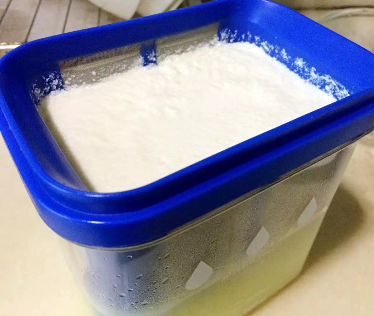 以前给孩子做奶酪包都是买kiri奶酪，最近突发奇想，自制奶酪