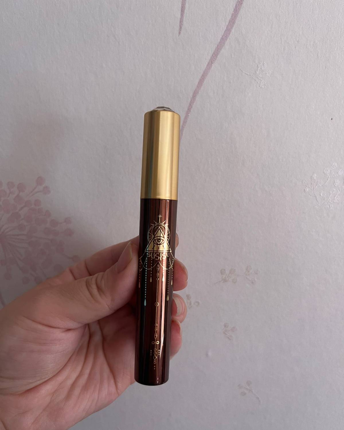 ✅之前有段时间买口红好疯狂，听这个安利买，听那个安利买，结果