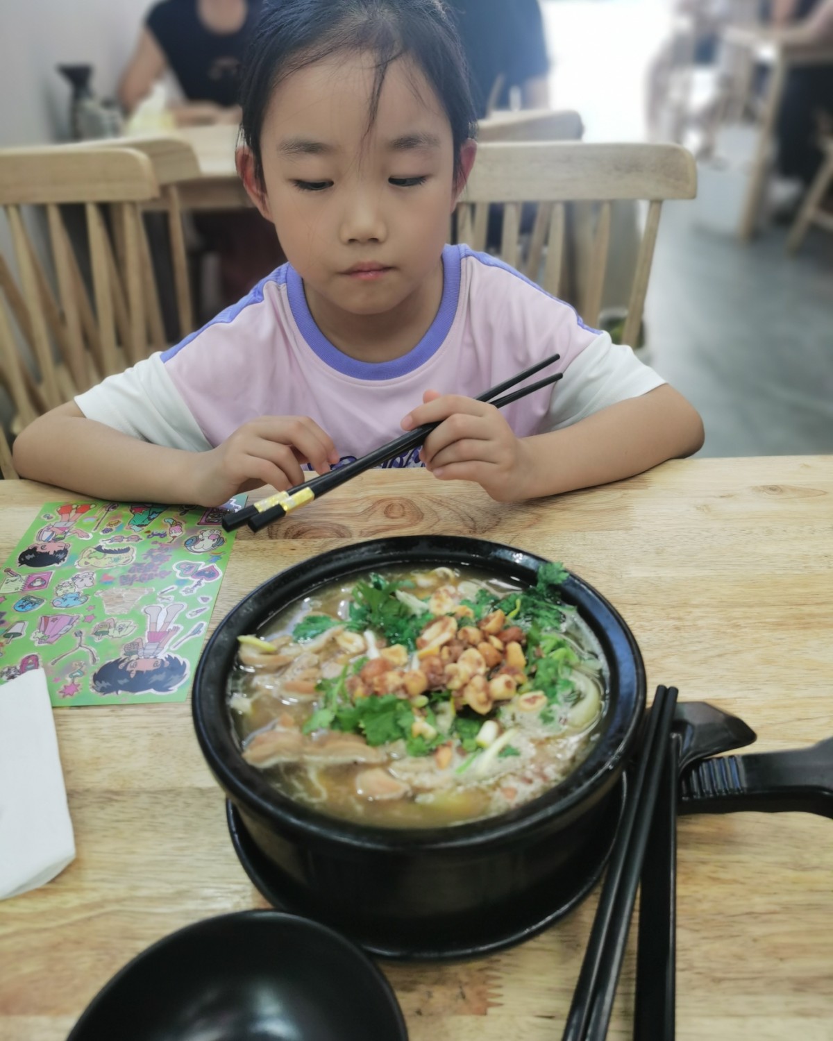 ✅周末带娃出门溜达，突然看到一点点的宣传广告，好吸引人啊！儿