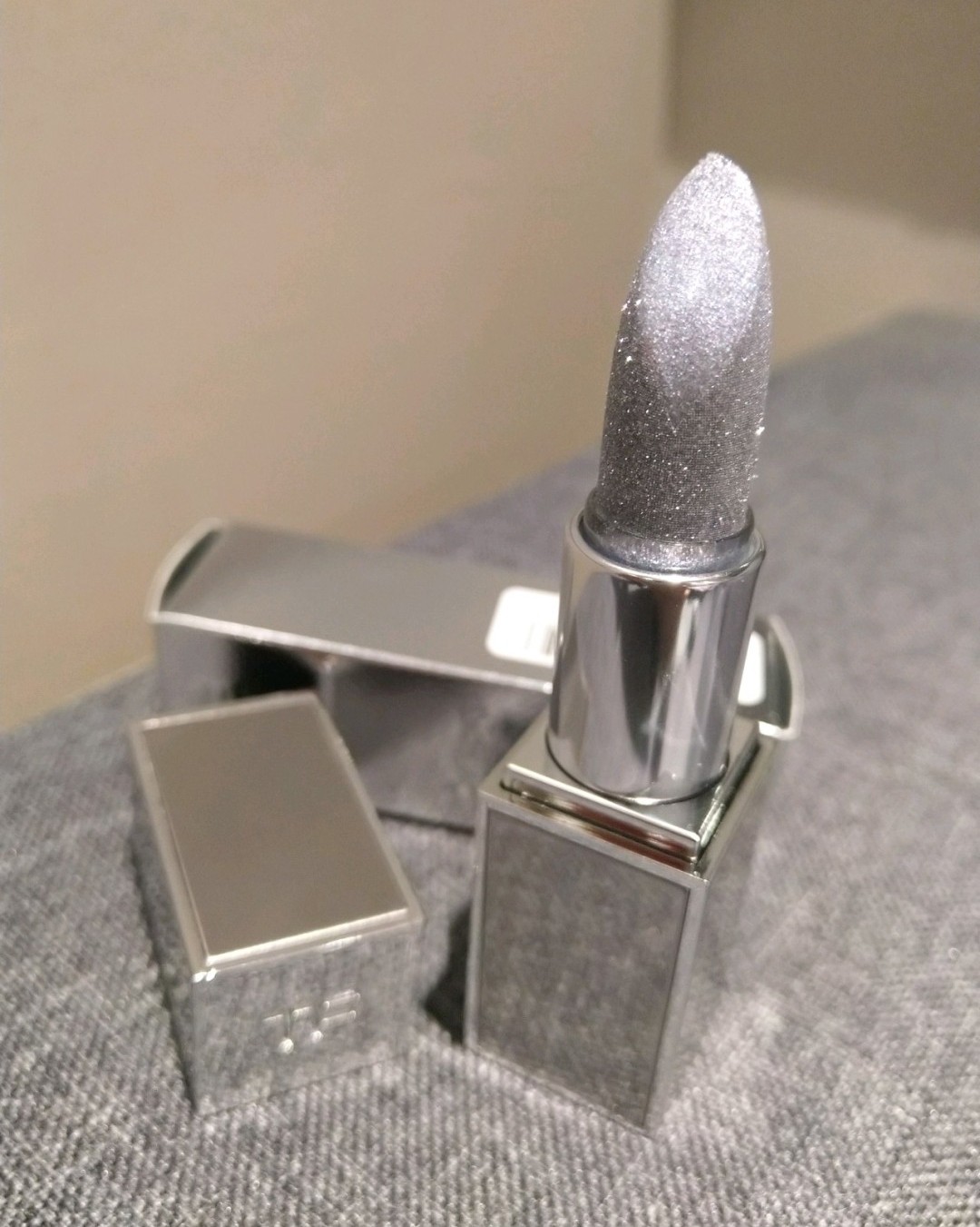 一谈到奇葩口红色号💄， 我的脑子里就会只剩下一个人——宁静