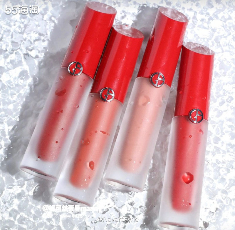 👄阿玛尼新品唇釉02色号，好看不等于涂上去好看  🔘品牌