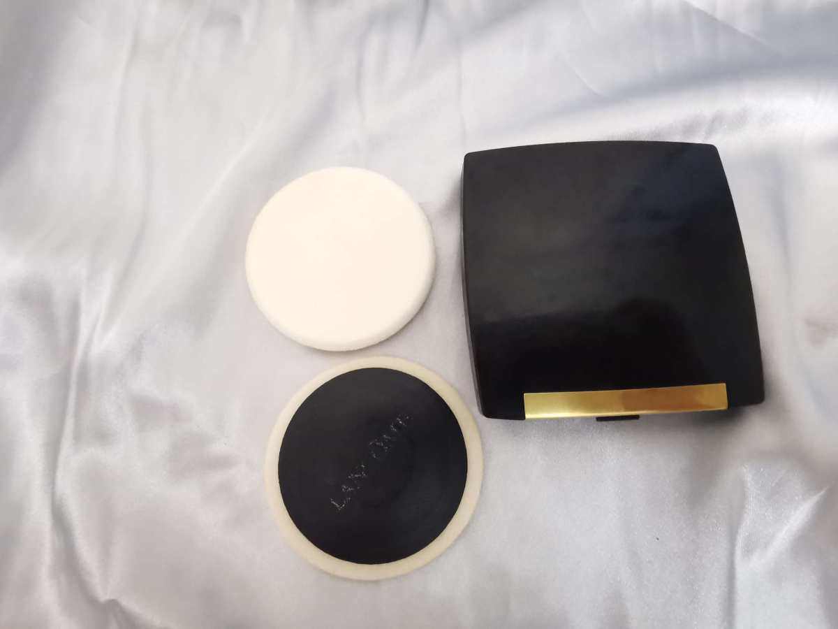 ✅油皮夏天最怕油腻，所以每天护肤不可少的一步就是定妆，兰蔻这