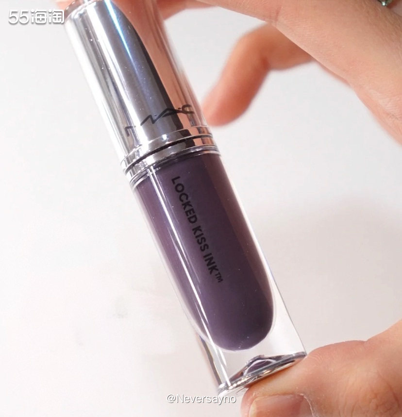 👄mac新品唇釉，质地拔干毫无亮点  🔘品牌：mac �