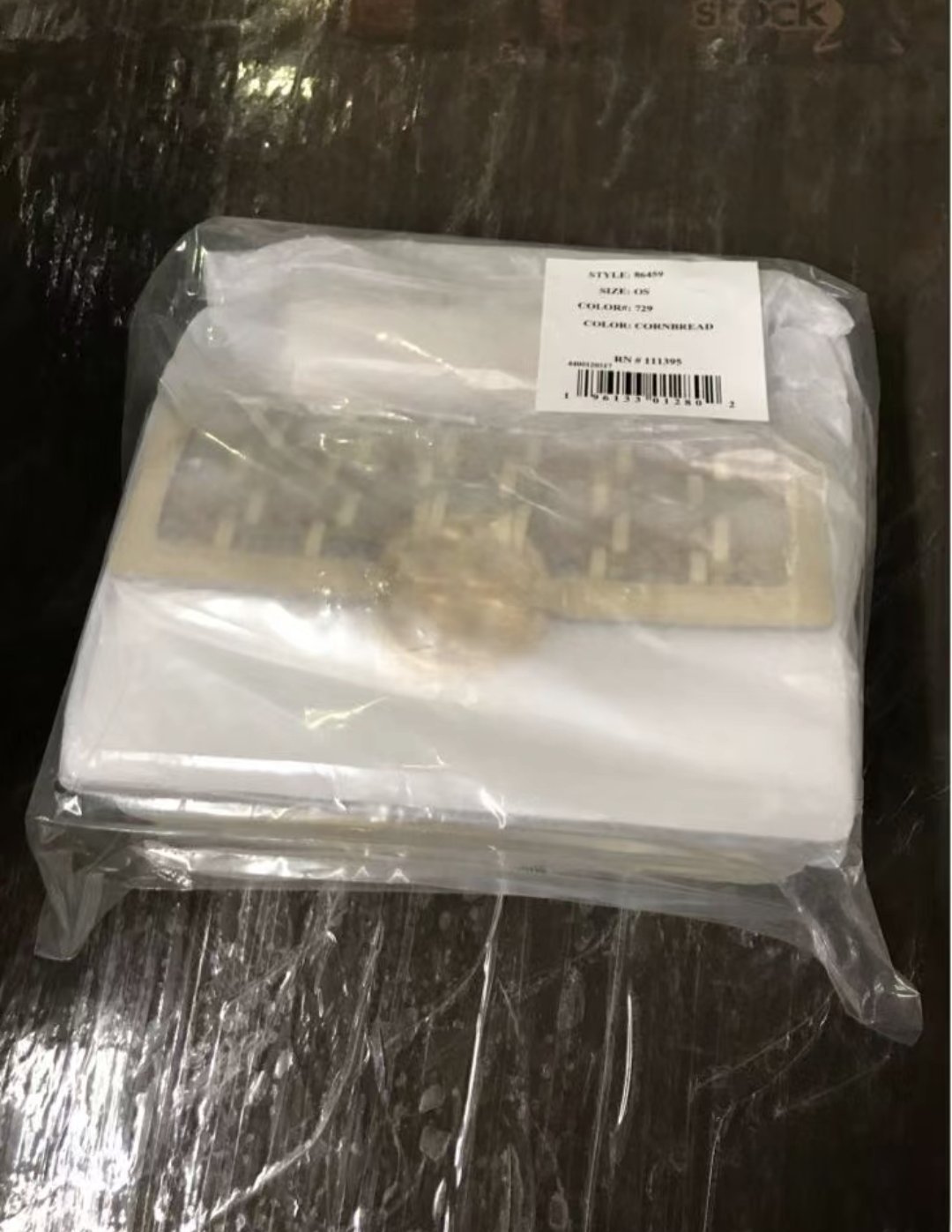 海淘这么几年的经验来说，Coach奥莱和MK官网是没有布防尘