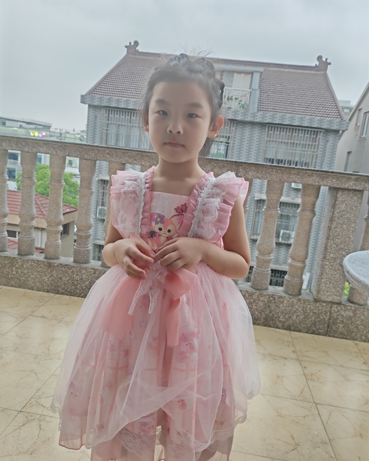 这个是为了哄沫沫宝贝买的小裙子，玲娜贝儿的本来准备买个尾巴的