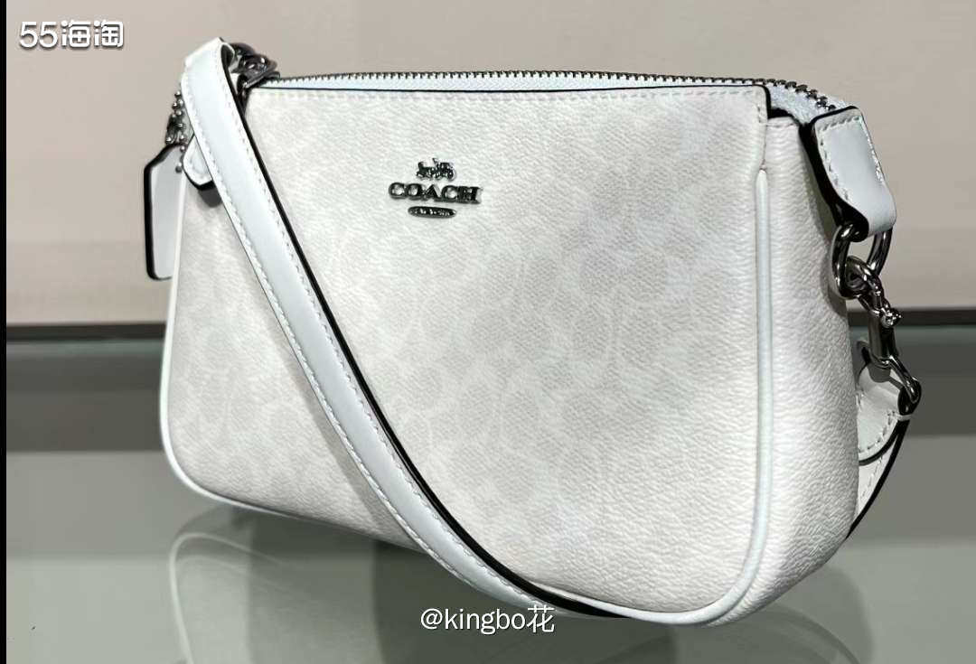 ⏺奥莱冰川白新款麻将包上架啦，这个颜色很适合夏天  🔷又有