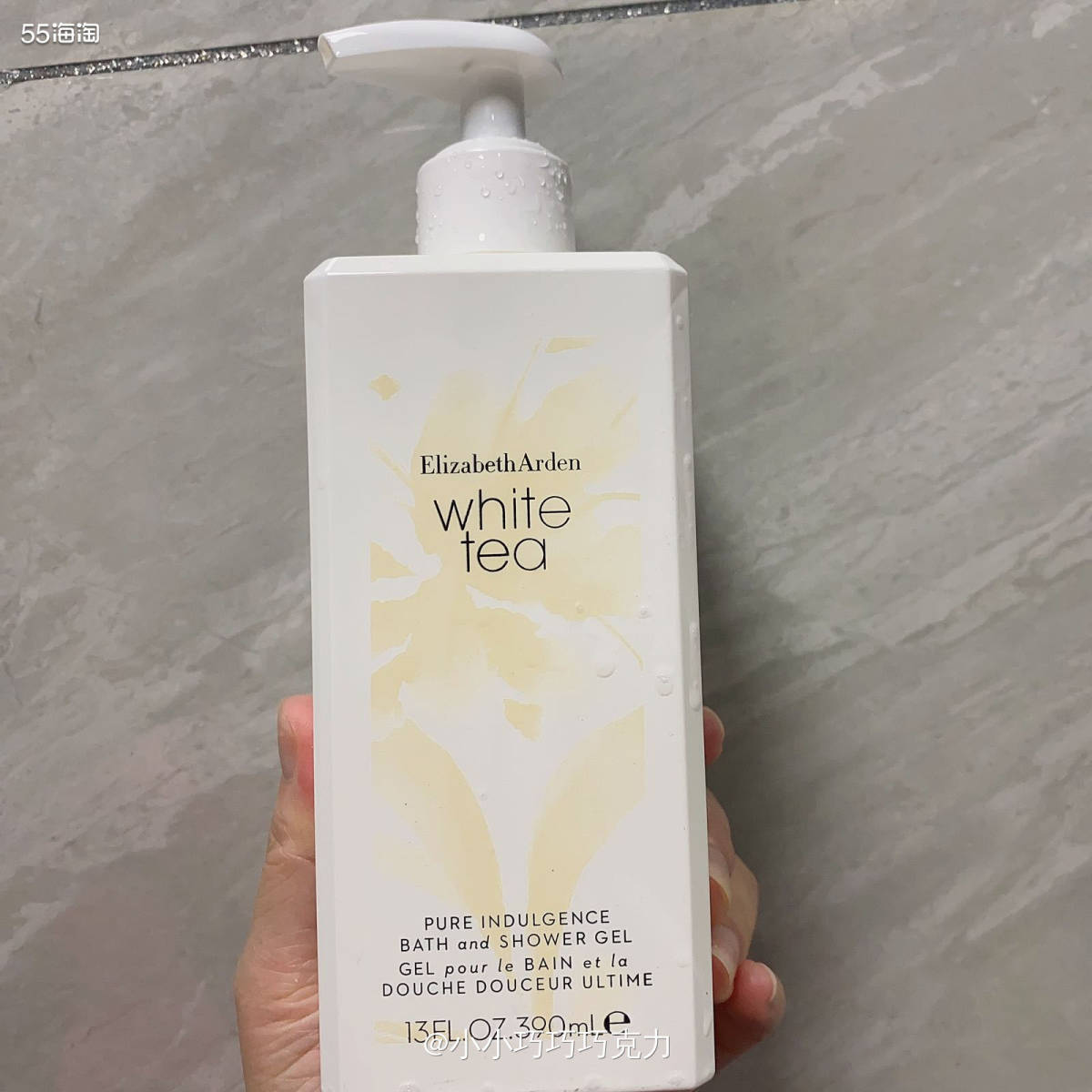 第二瓶雅顿白茶沐浴露用上啦，当时跟风买的，用了之后感觉还挺好