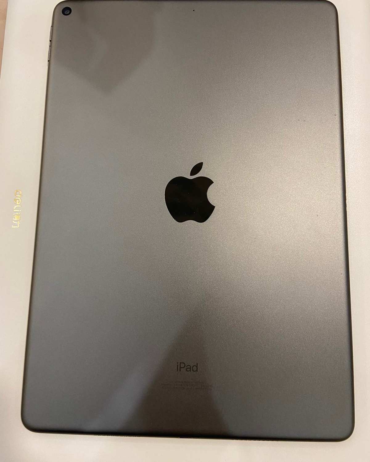 Apple有不少值得购买的产品，最经典的平板电脑，引领技术新