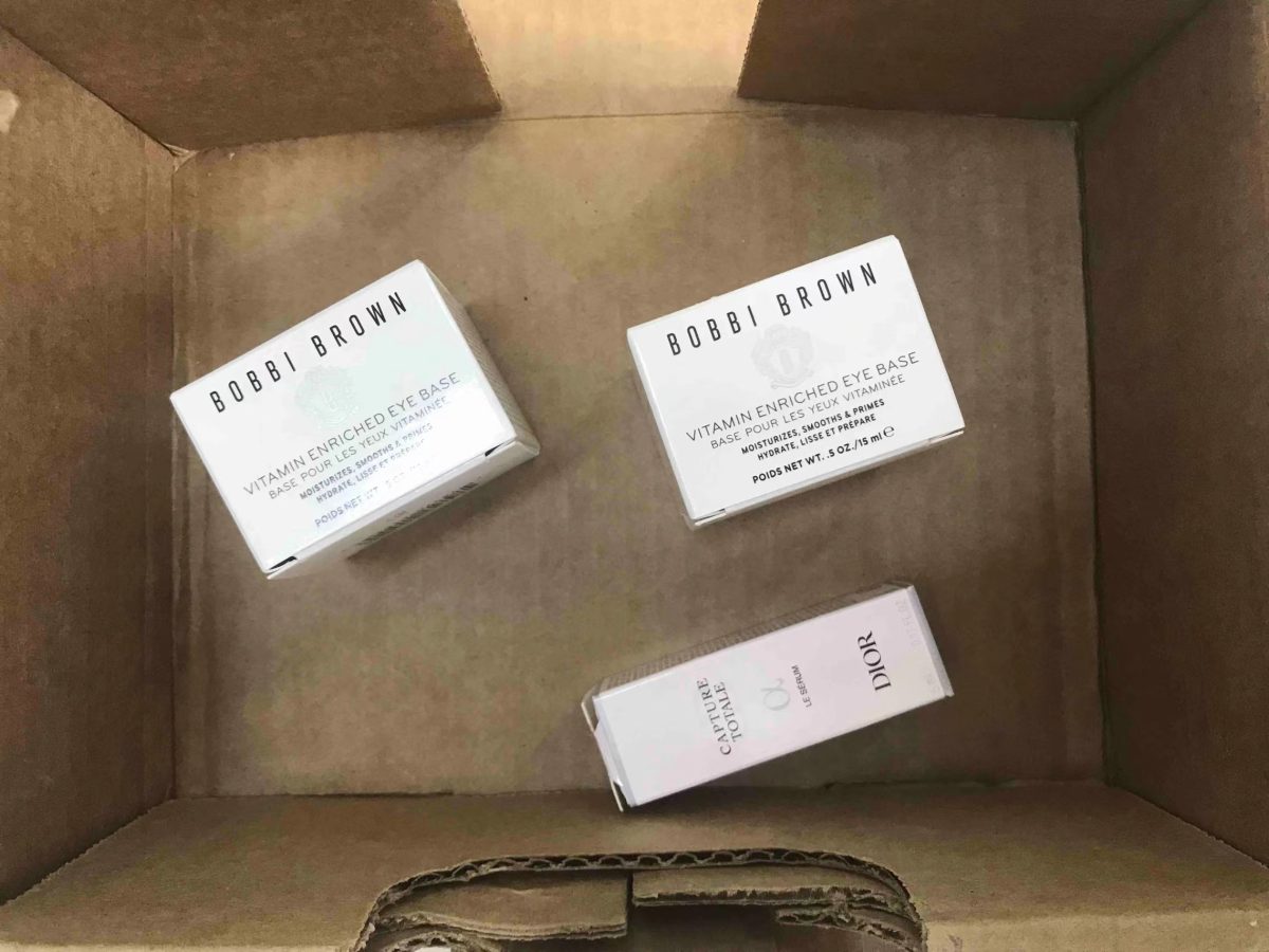 芭比布朗眼霜还是5月份丝芙兰做活动半价入手的，之前没有用过这