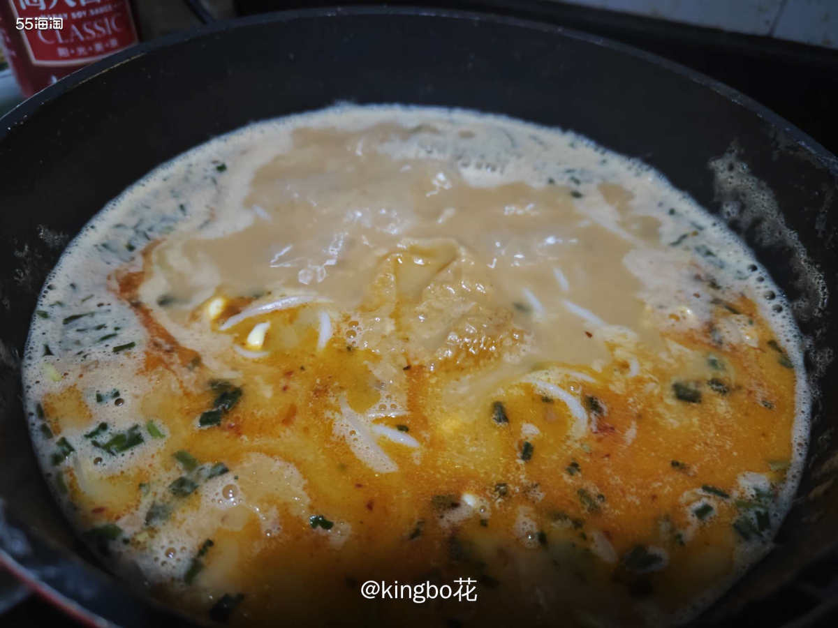 ⏺满小饱肥汁米线，酸甜口还不错，不过我更喜欢麻辣款  🔷前