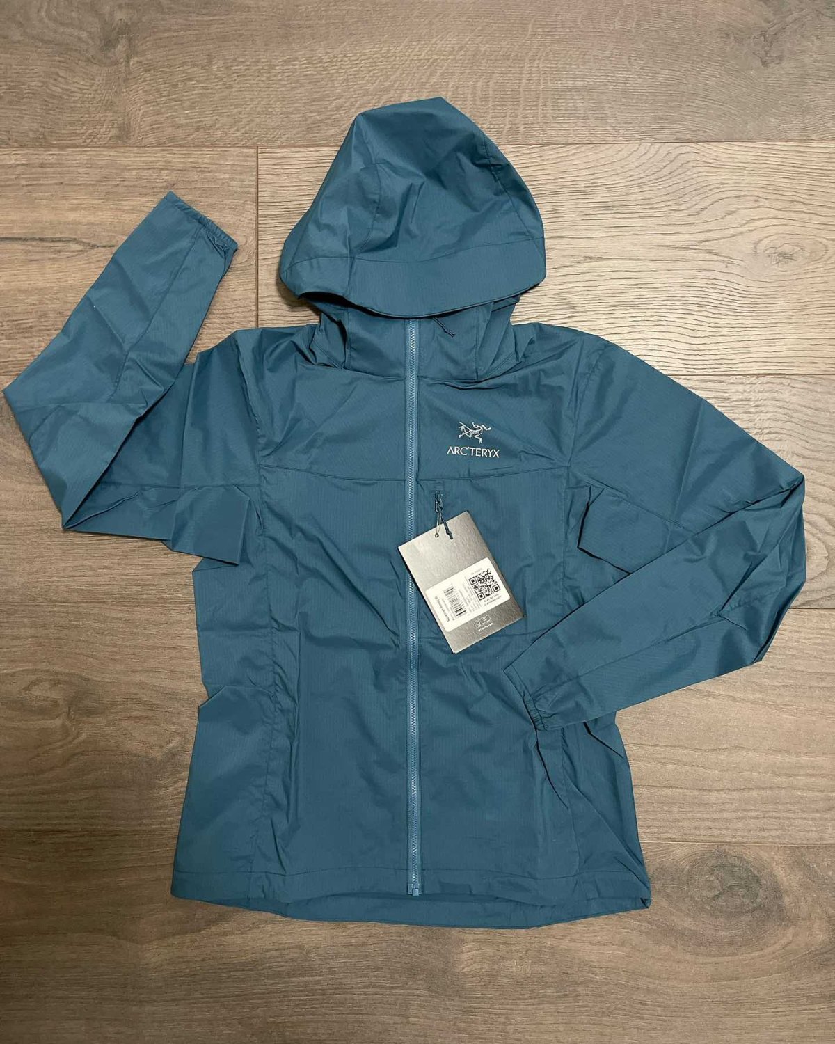 给媳妇买的始祖鸟squamish hoody jacket轻