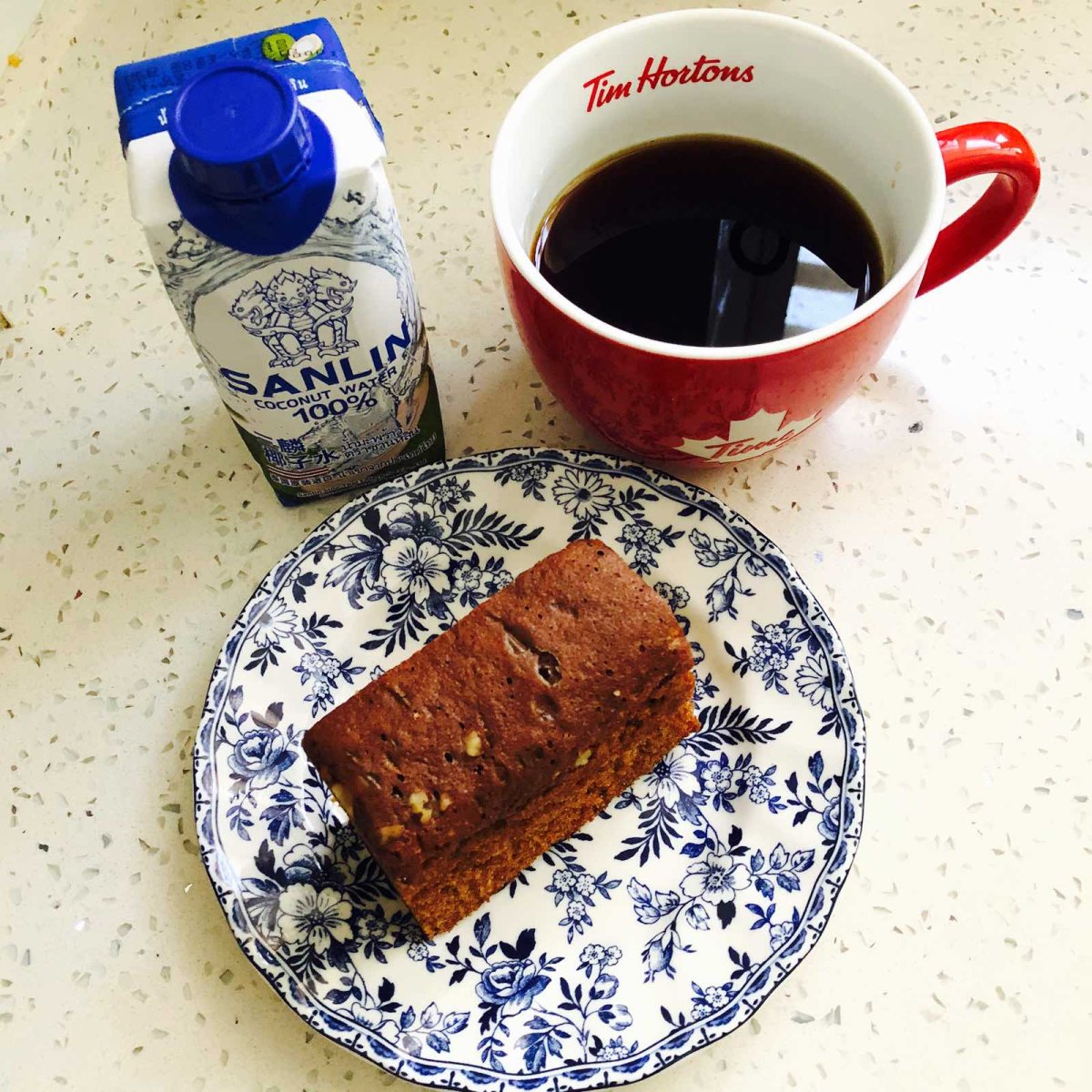 下午回来泸溪河去一下，买一盒麻麻喜欢的萝卜丝酥9.9元性价比