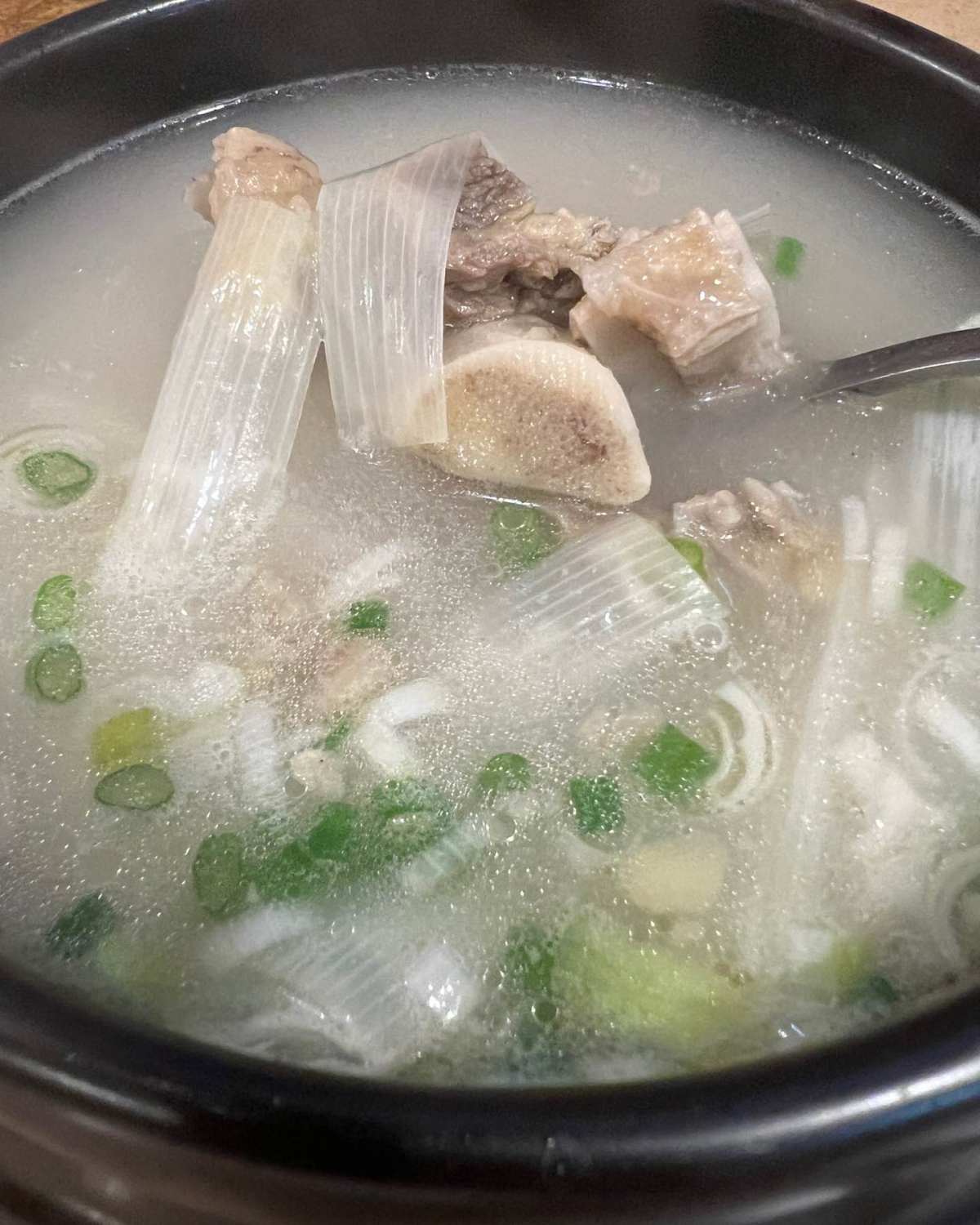 将近一周没去办公室，刚好有个出差的同事回来就说要聚一聚，鉴于