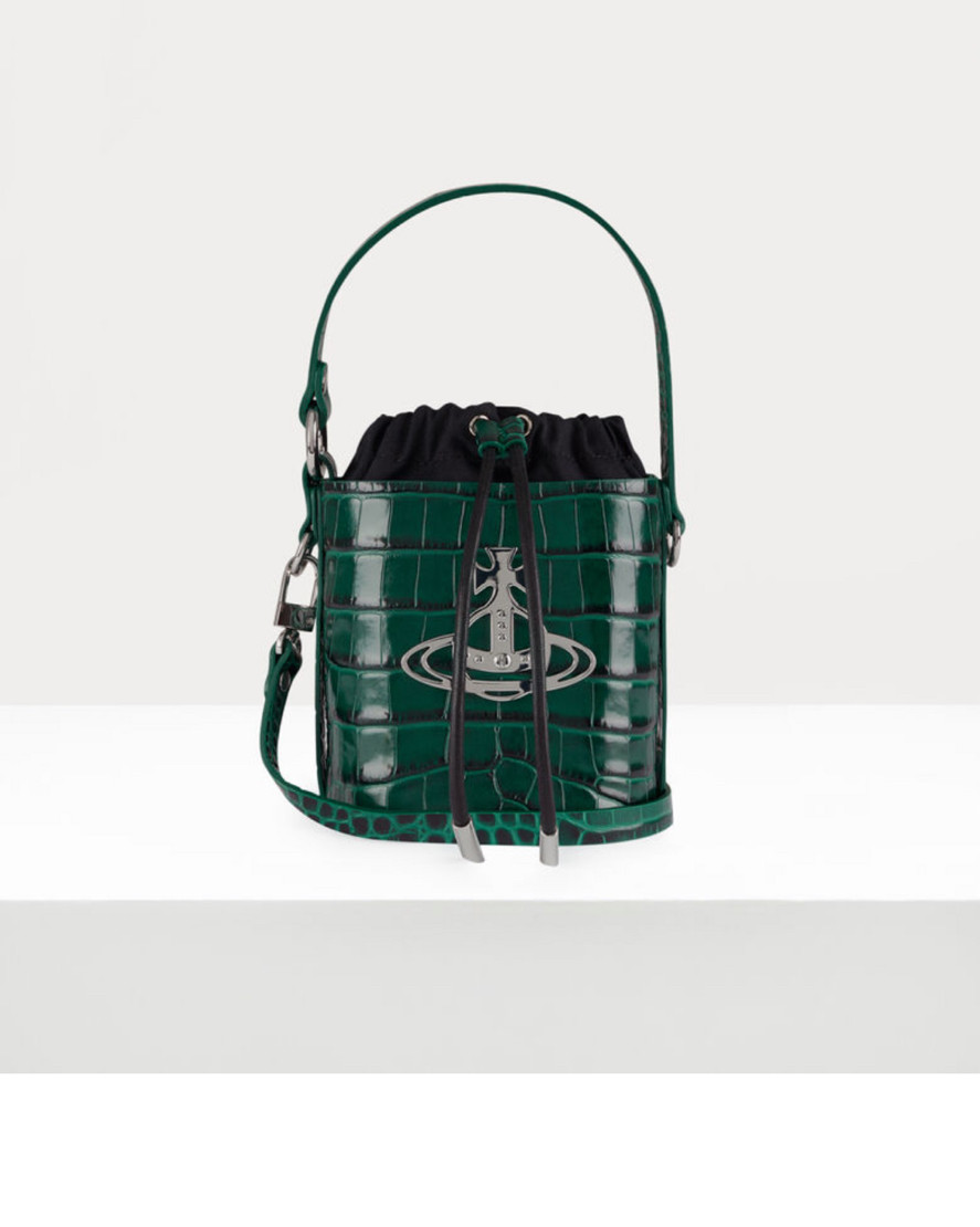 Vivienne Westwood是英国设计师时尚品牌，创始