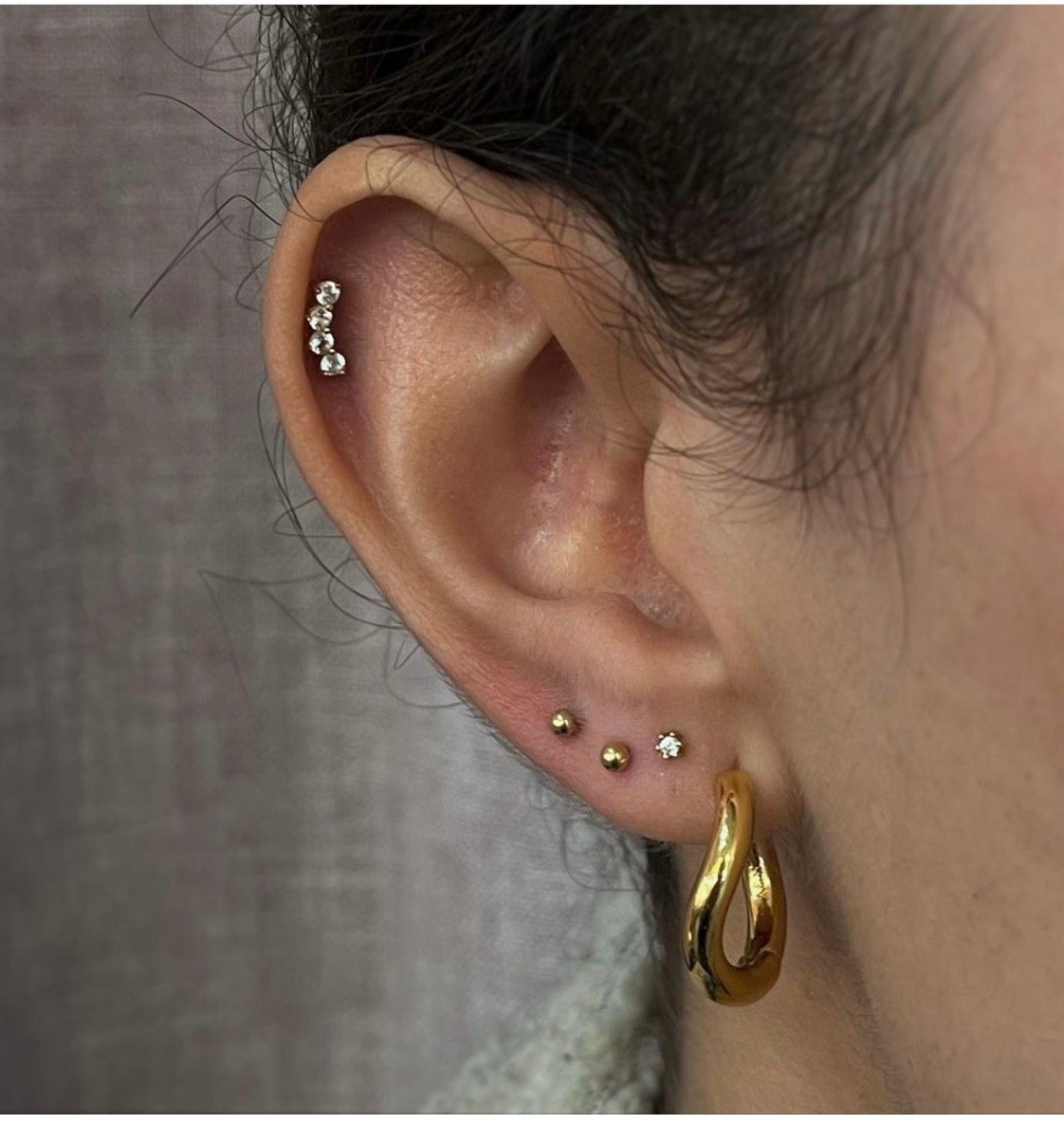 来自英国的小众首饰品牌Astrid & Miyu，品牌创始人