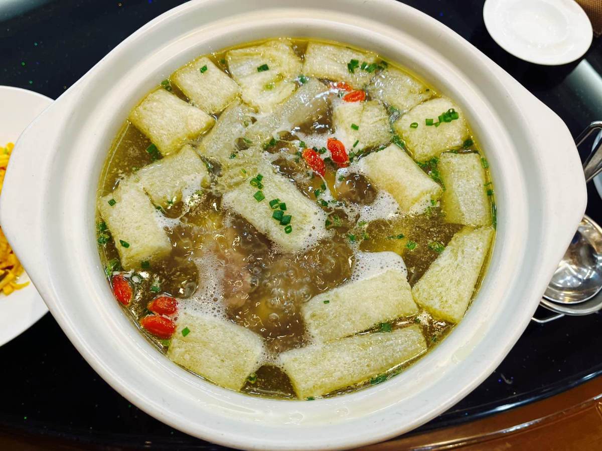 小长假第二天，跟天然氧吧来个邂逅，在山里呆了一天，下山后吃了