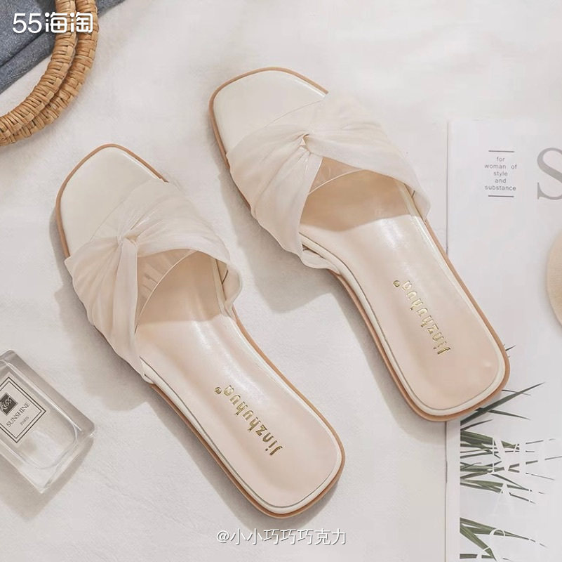 上次买了她家的拖鞋，造型好看价格便宜穿着也很舒服，这次再买一