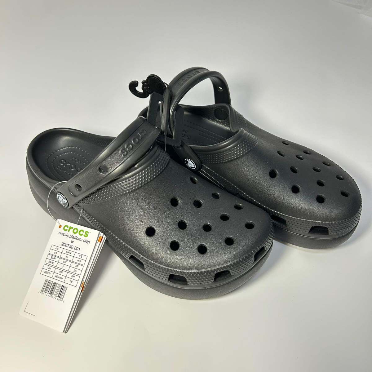 🌟剁手网站：美国crocs官网 🌟剁手产品：云朵洞洞鞋W