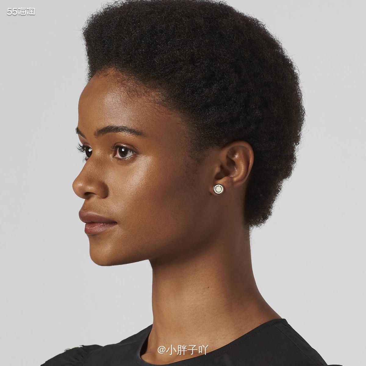 我发现了，我是喜欢那种小巧的，然后适合日常佩戴的那种，虽然我