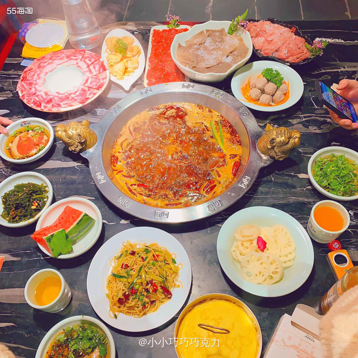 昨天是端午节看大家都在晒各地的端午习俗大餐，我们好像也没有什