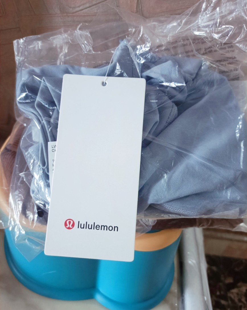 一入lululemon就停不下来了，好贵的坑呀，这是我第三次