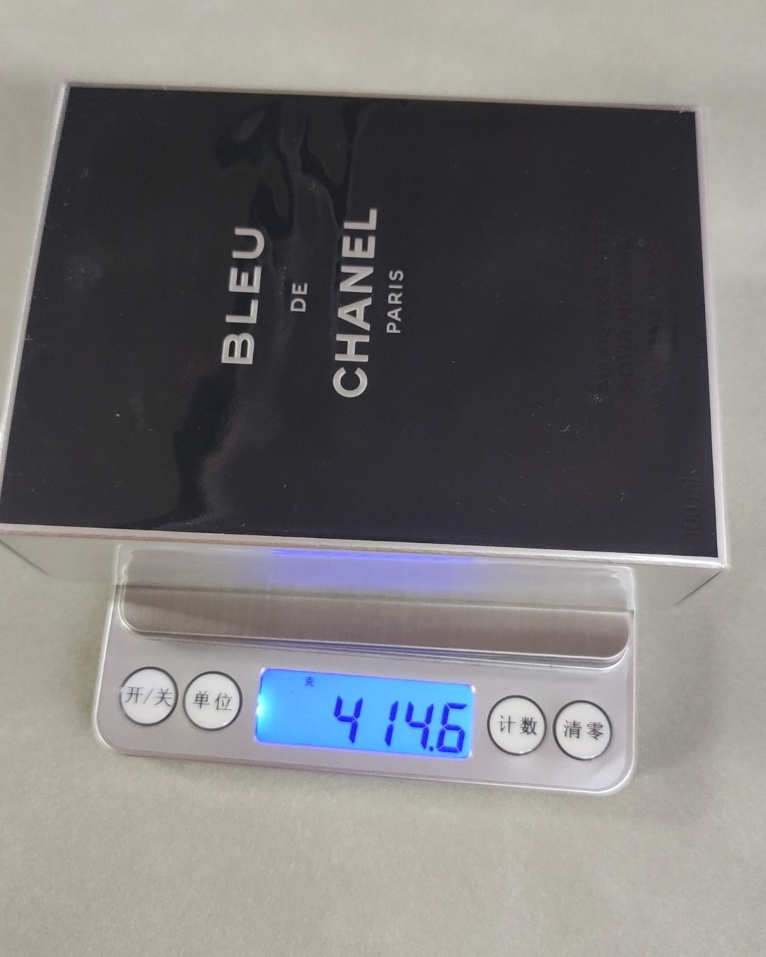 口红58 62 63,双头唇釉69 166,散粉20#，12