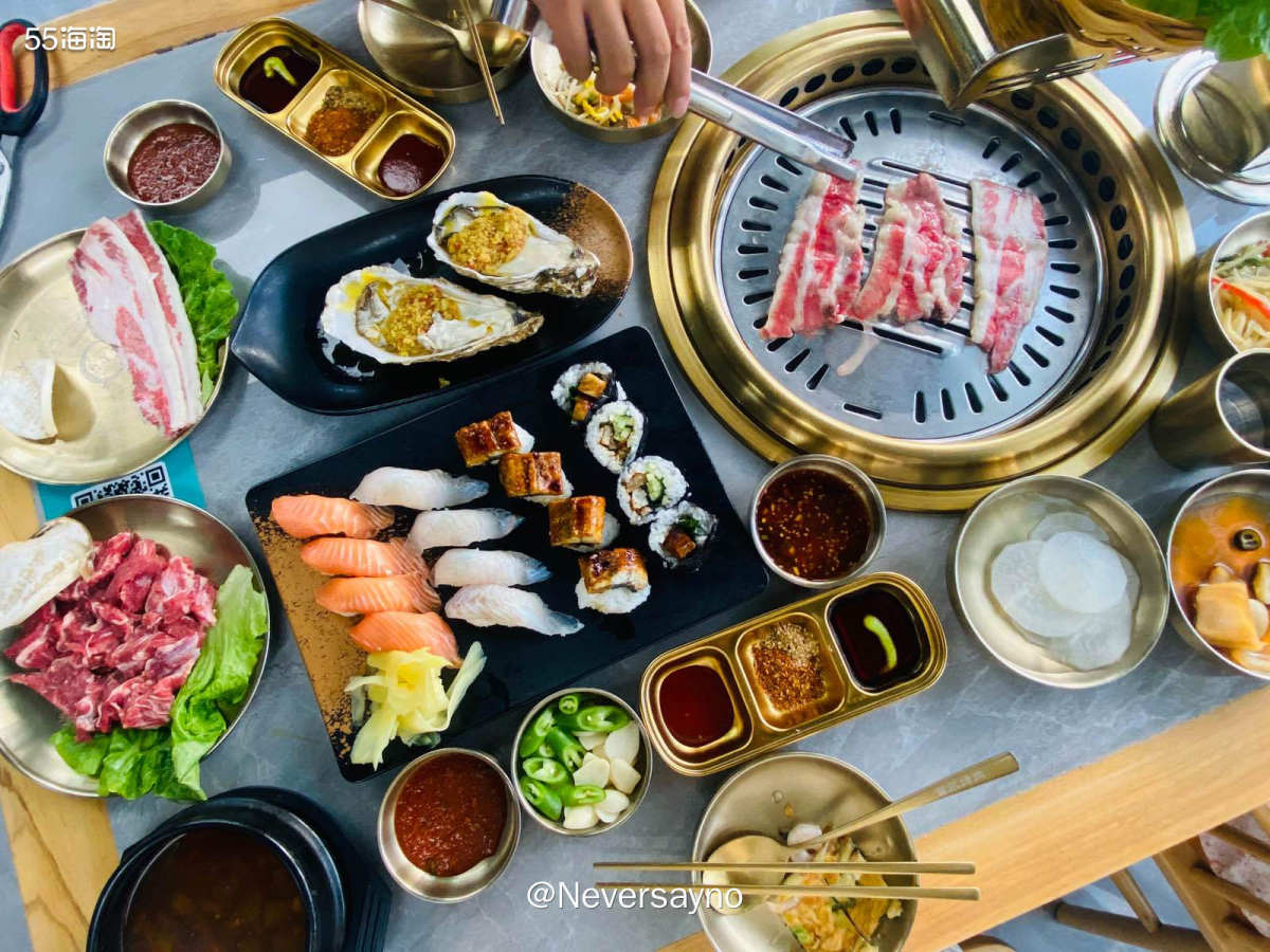 💙韩国街的首尔烤肉馆，吃到了很多韩国特色美食～  🌀去年