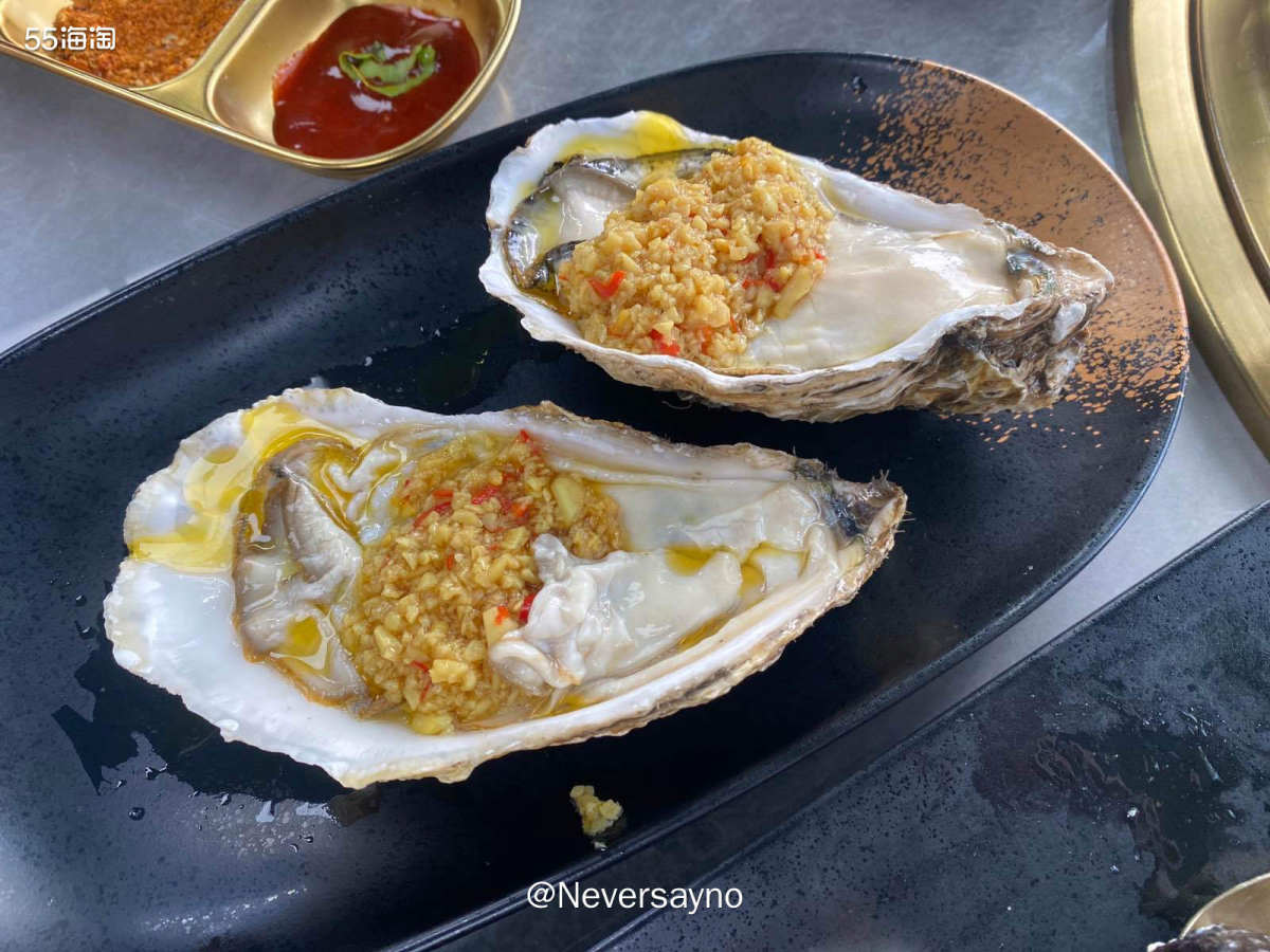 💙韩国街的首尔烤肉馆，吃到了很多韩国特色美食～  🌀去年