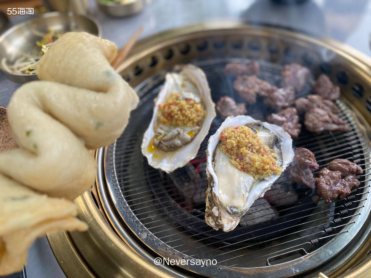 💙韩国街的首尔烤肉馆，吃到了很多韩国特色美食～  🌀去年