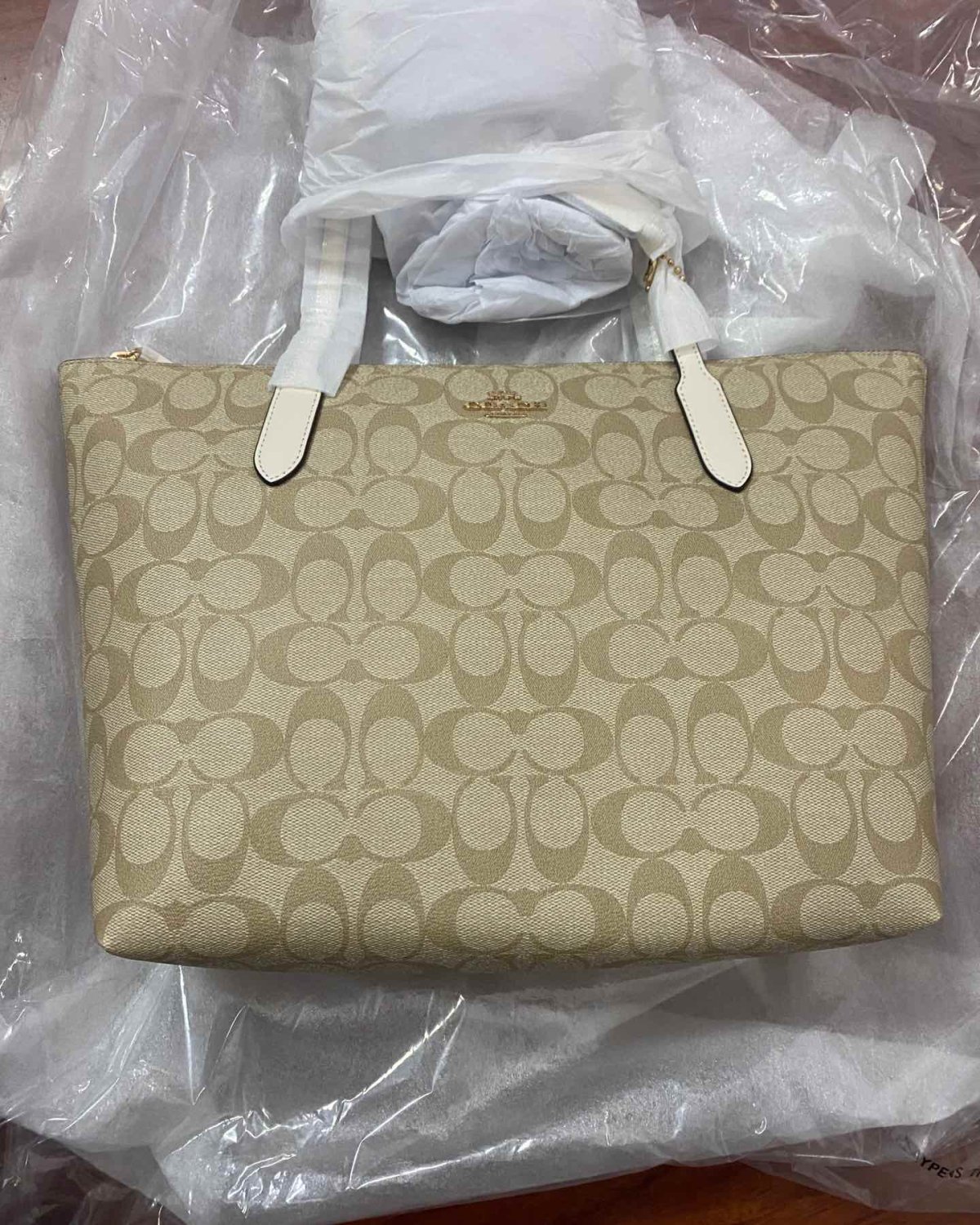 下单商品：蔻驰zip30 5544 下单姿式：信用卡+转运 