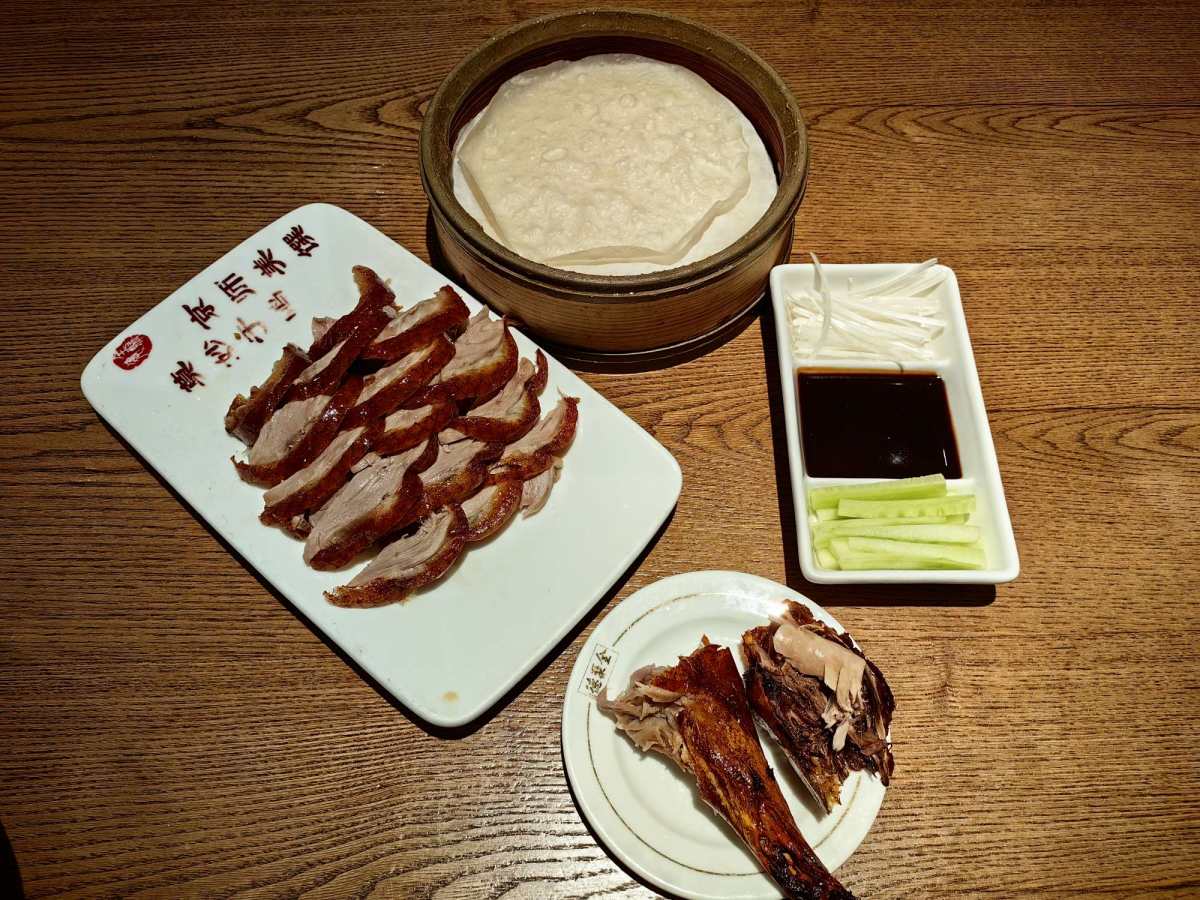 前一段时间我就在社区喊着要去吃烤鸭吃烤鸭，一直也没顾上，拖到