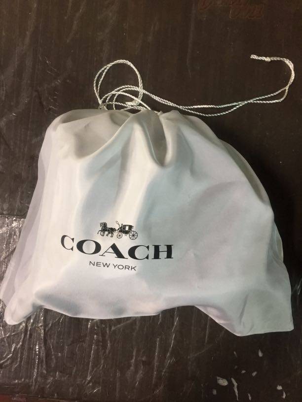 谁晓得我等了多久才蹲到这个包 国内不是一直缺货就是价格高到离