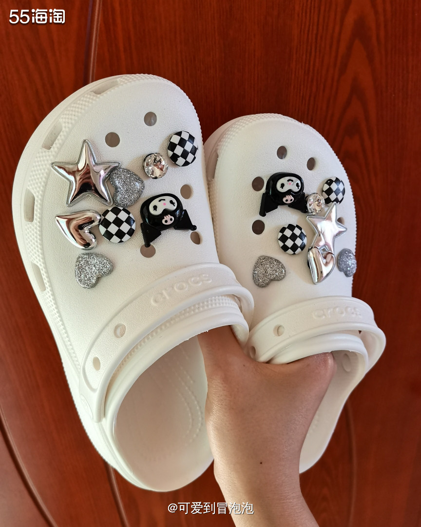 前段时间被小编安利了Crocs洞洞鞋，走集美速递买了1单，上