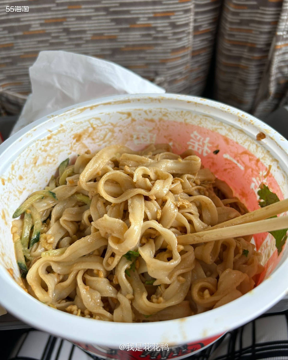 ❤️昨天带着知知去奶奶家，原计划是要在高铁上点餐的，但是到了