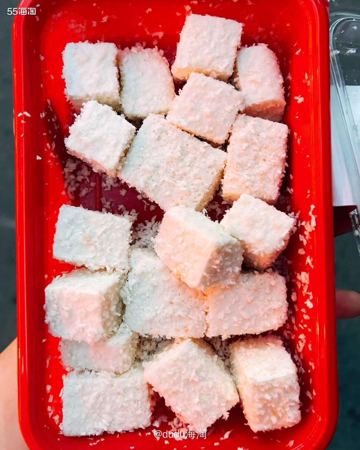 💓前几天遛娃的时候经过糕点房，和队友买了一盒椰奶冻回家，发