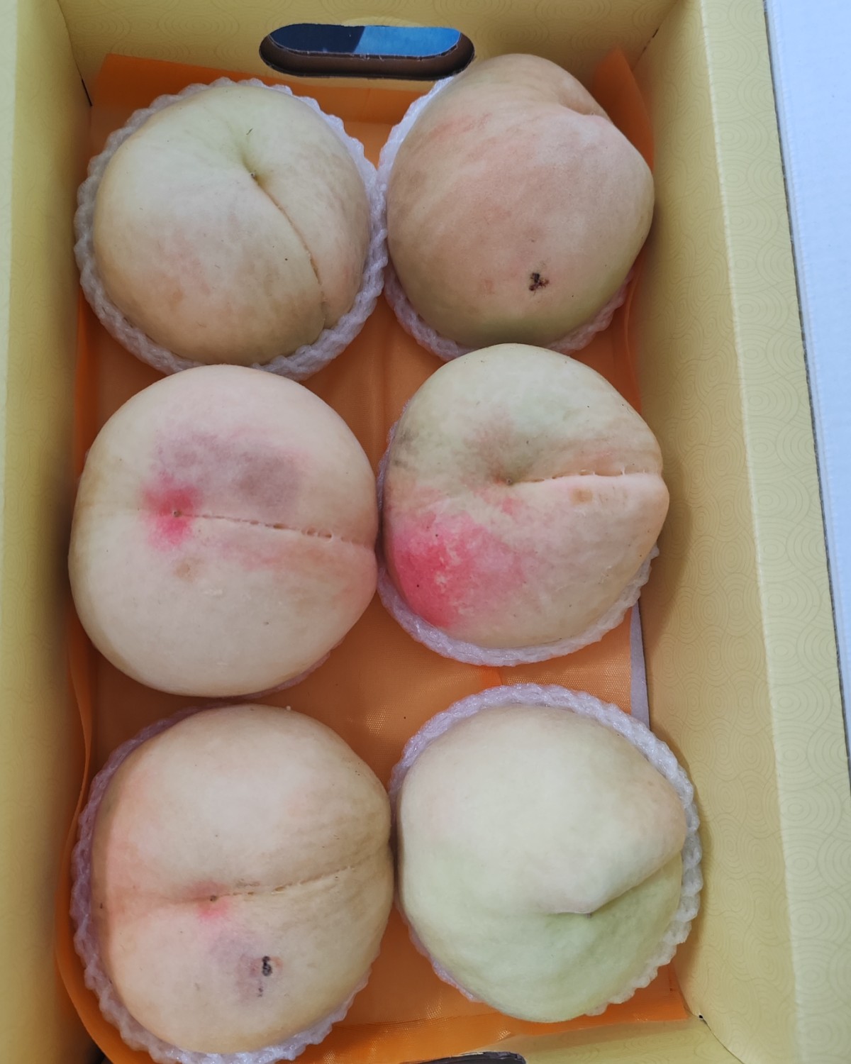 夏天最不能放过的水果应该就是水蜜桃了吧，7月正是水蜜桃的上市