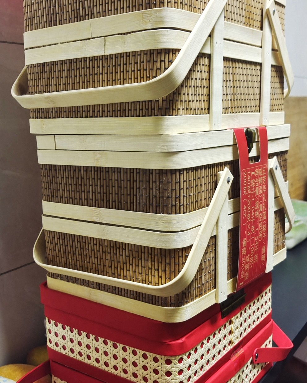 我们家粽子一直吃这个品牌，他家蛋黄肉粽非常好吃，每次开车路过