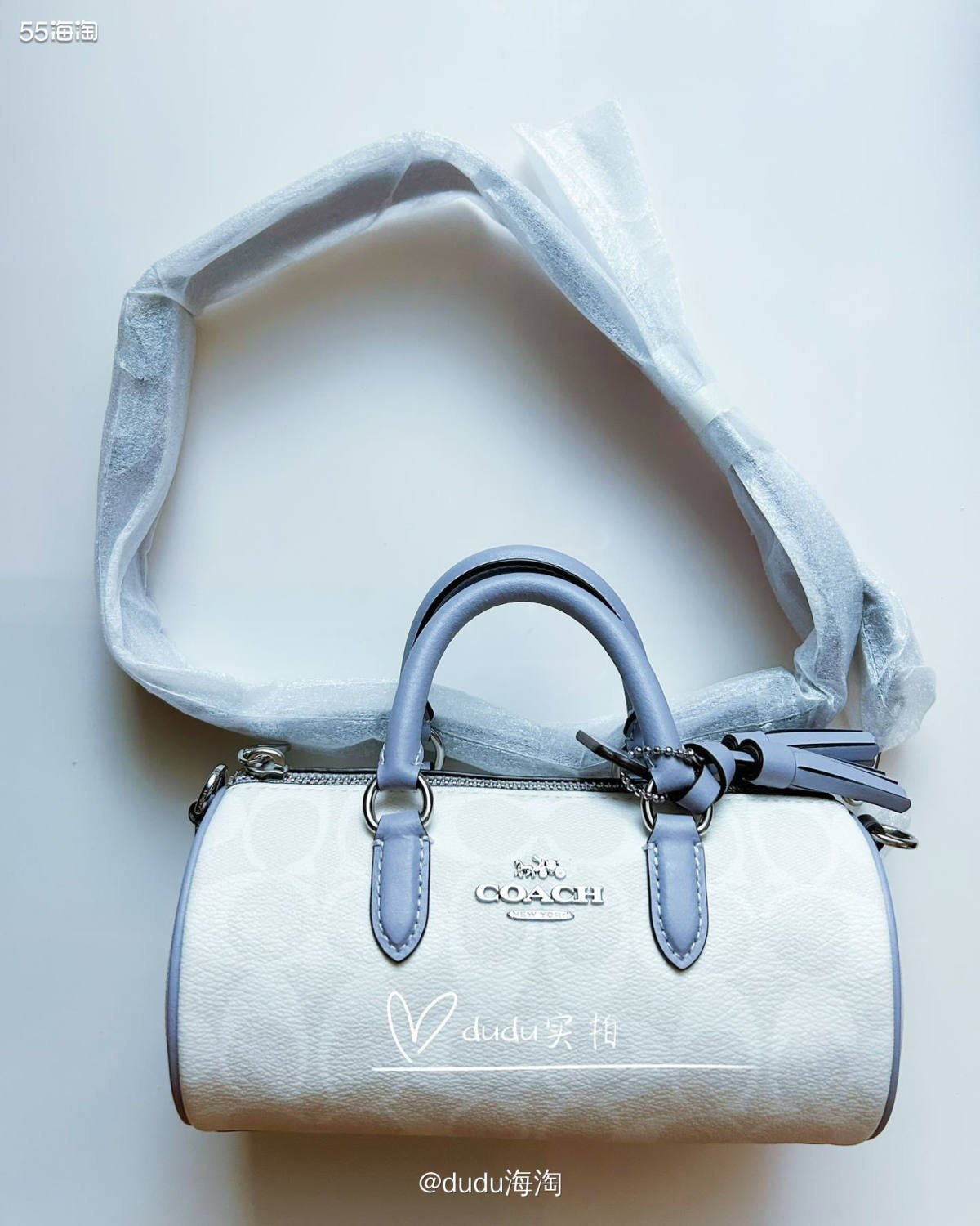 💓收到前段时间剁手的香芋紫笔筒包啦，实物真的好小小啊，而且