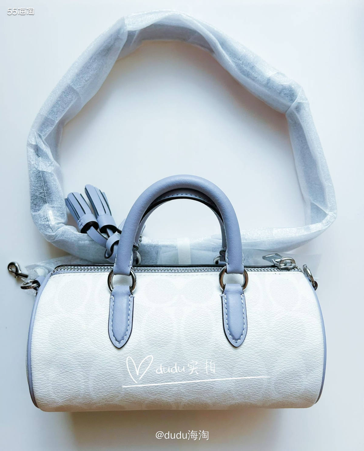 💓收到前段时间剁手的香芋紫笔筒包啦，实物真的好小小啊，而且