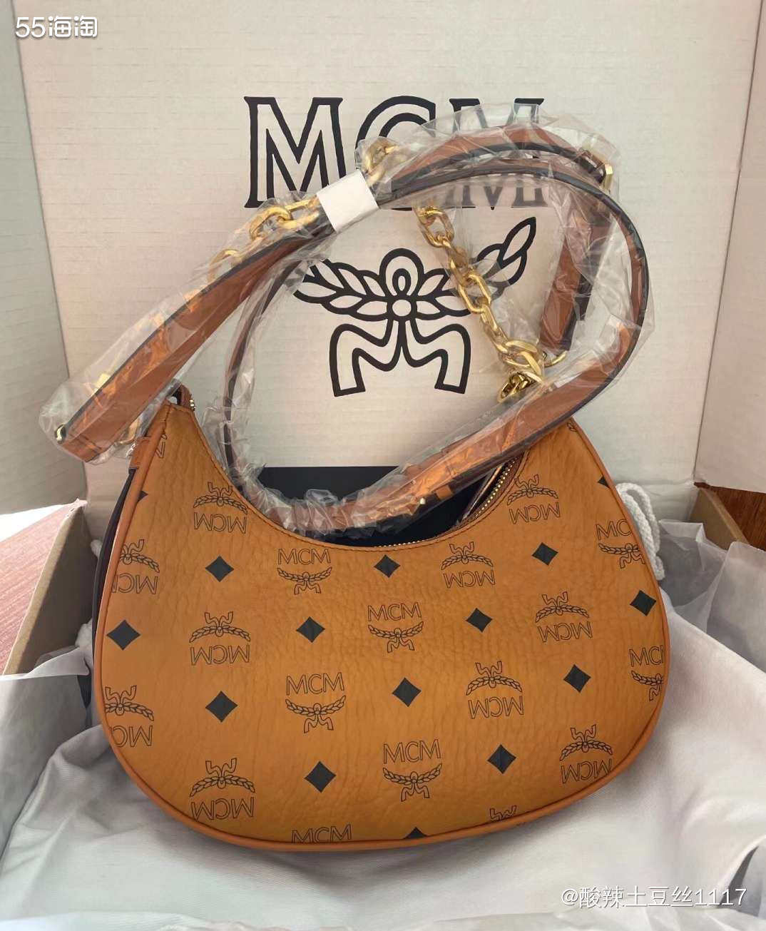 mcm的海淘途径一般是韩国店，其实真的韩国好无聊，那边柜姐态